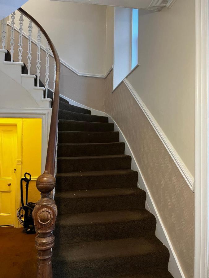 Dunmoore Guesthouse Оубън Екстериор снимка