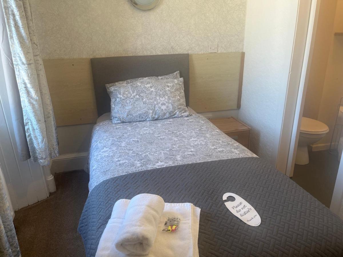 Dunmoore Guesthouse Оубън Екстериор снимка