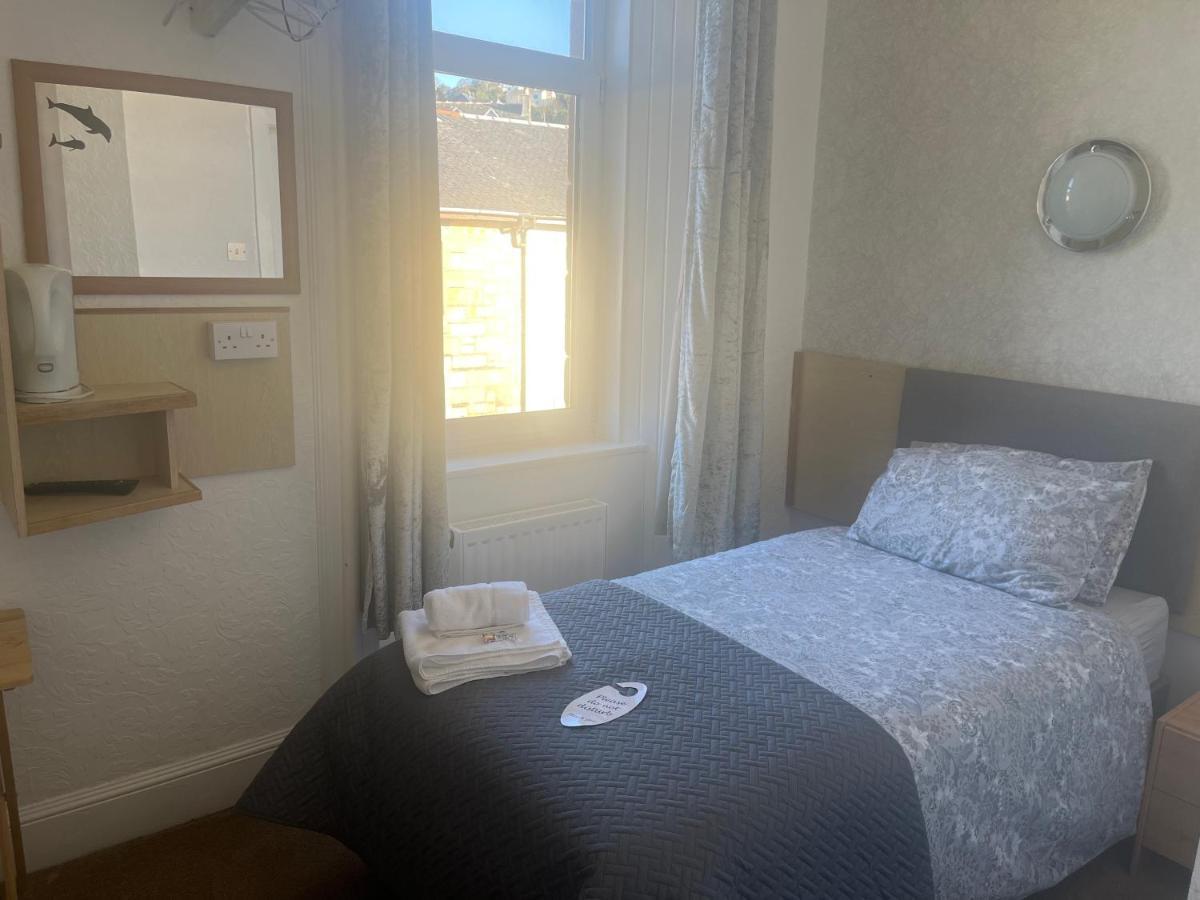 Dunmoore Guesthouse Оубън Екстериор снимка