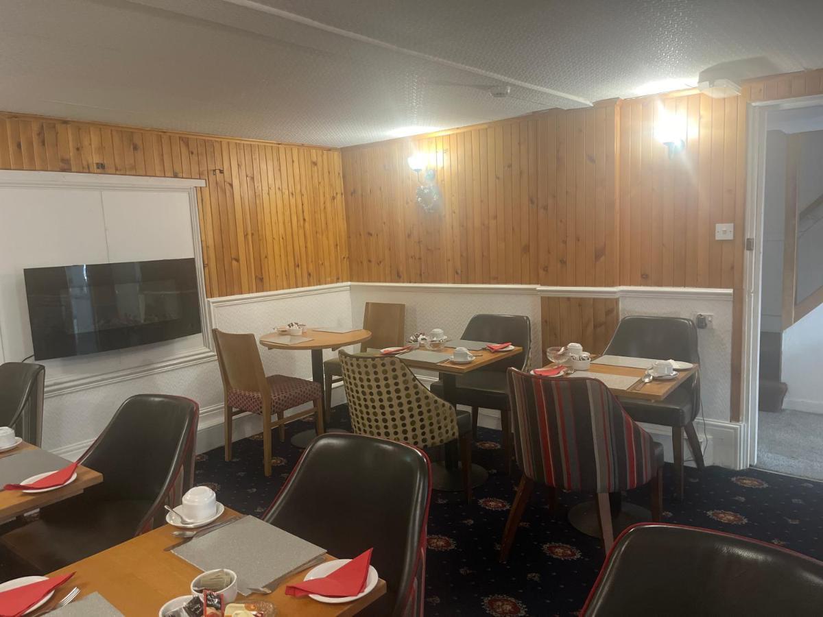 Dunmoore Guesthouse Оубън Екстериор снимка