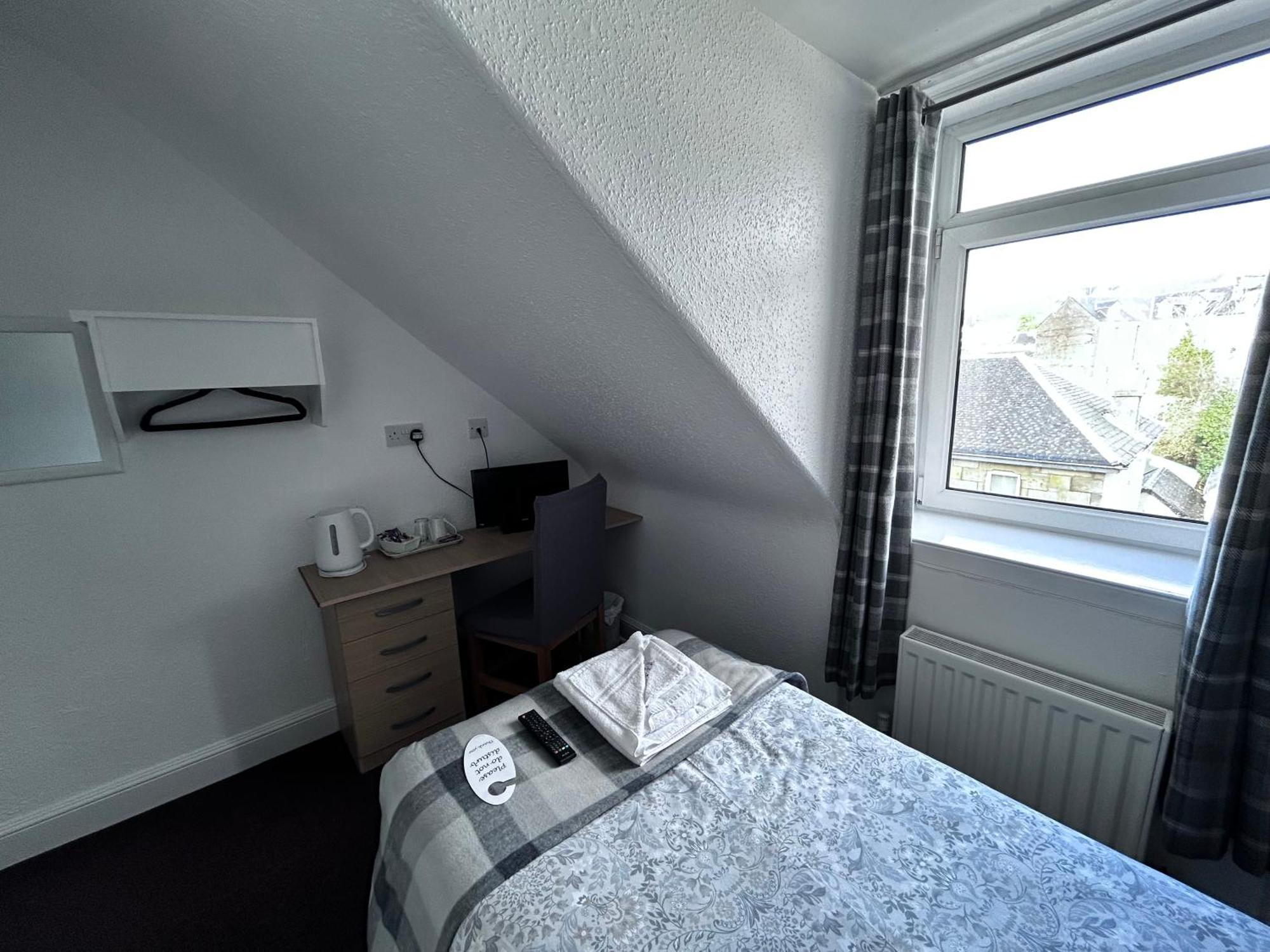 Dunmoore Guesthouse Оубън Екстериор снимка