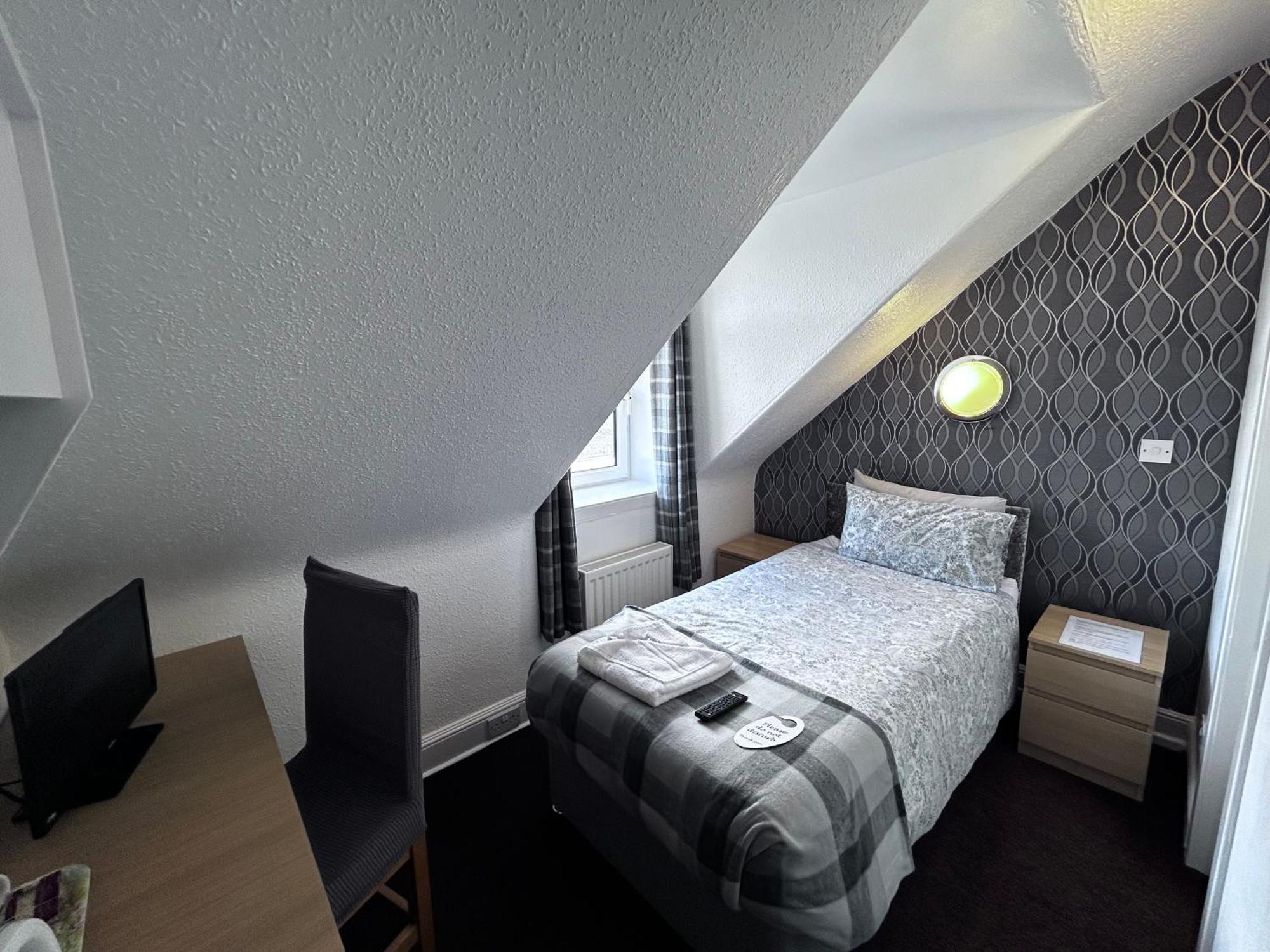 Dunmoore Guesthouse Оубън Екстериор снимка