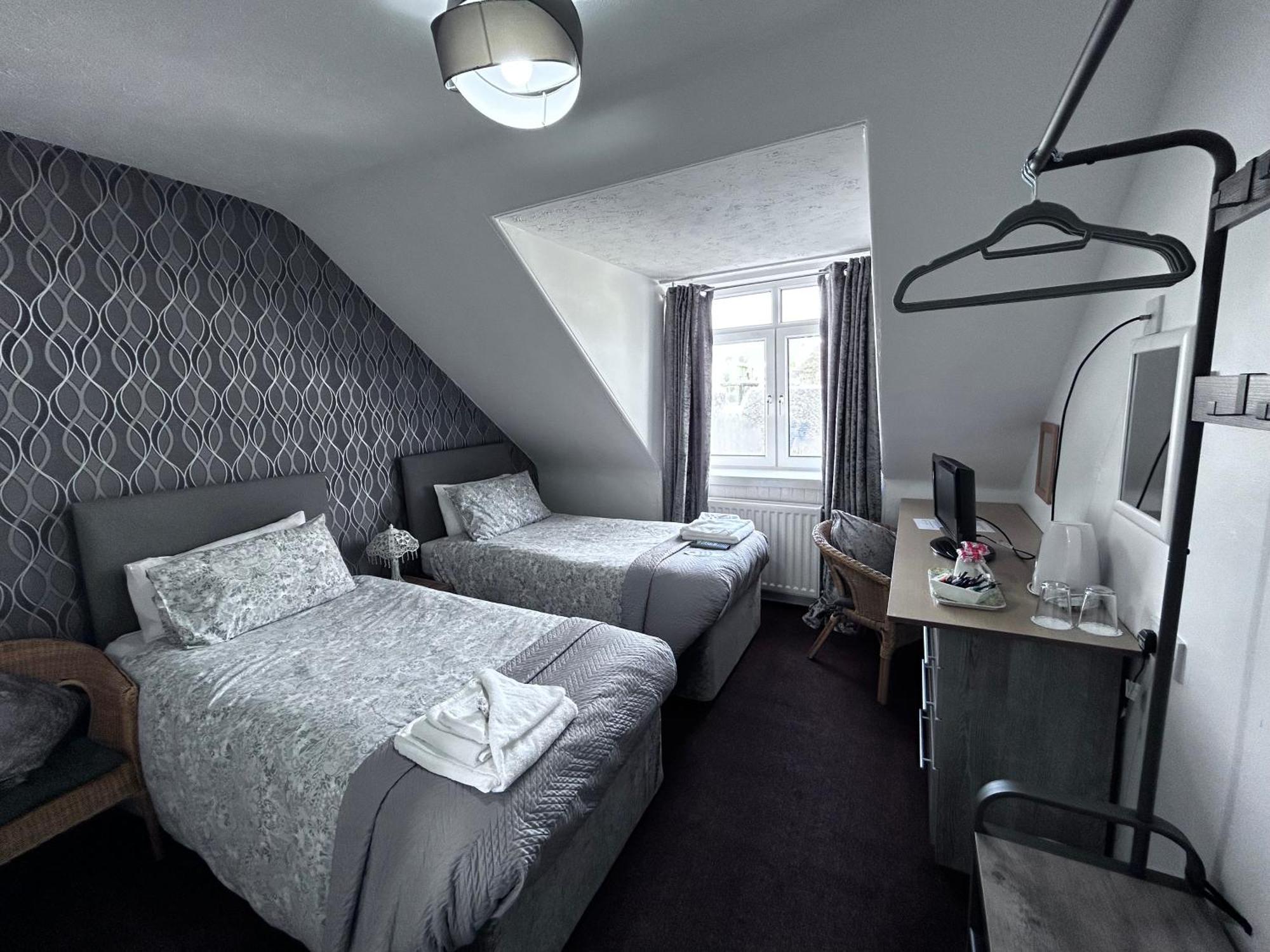 Dunmoore Guesthouse Оубън Екстериор снимка