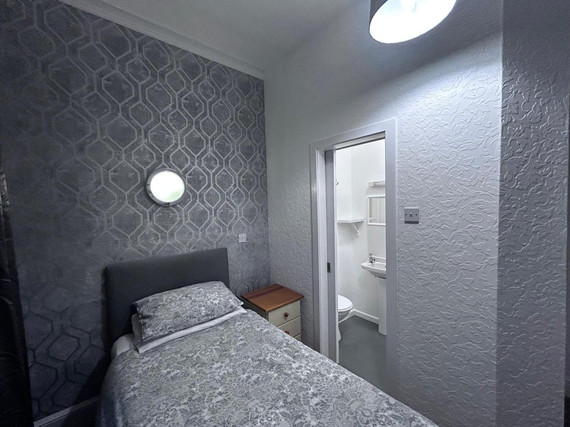 Dunmoore Guesthouse Оубън Екстериор снимка