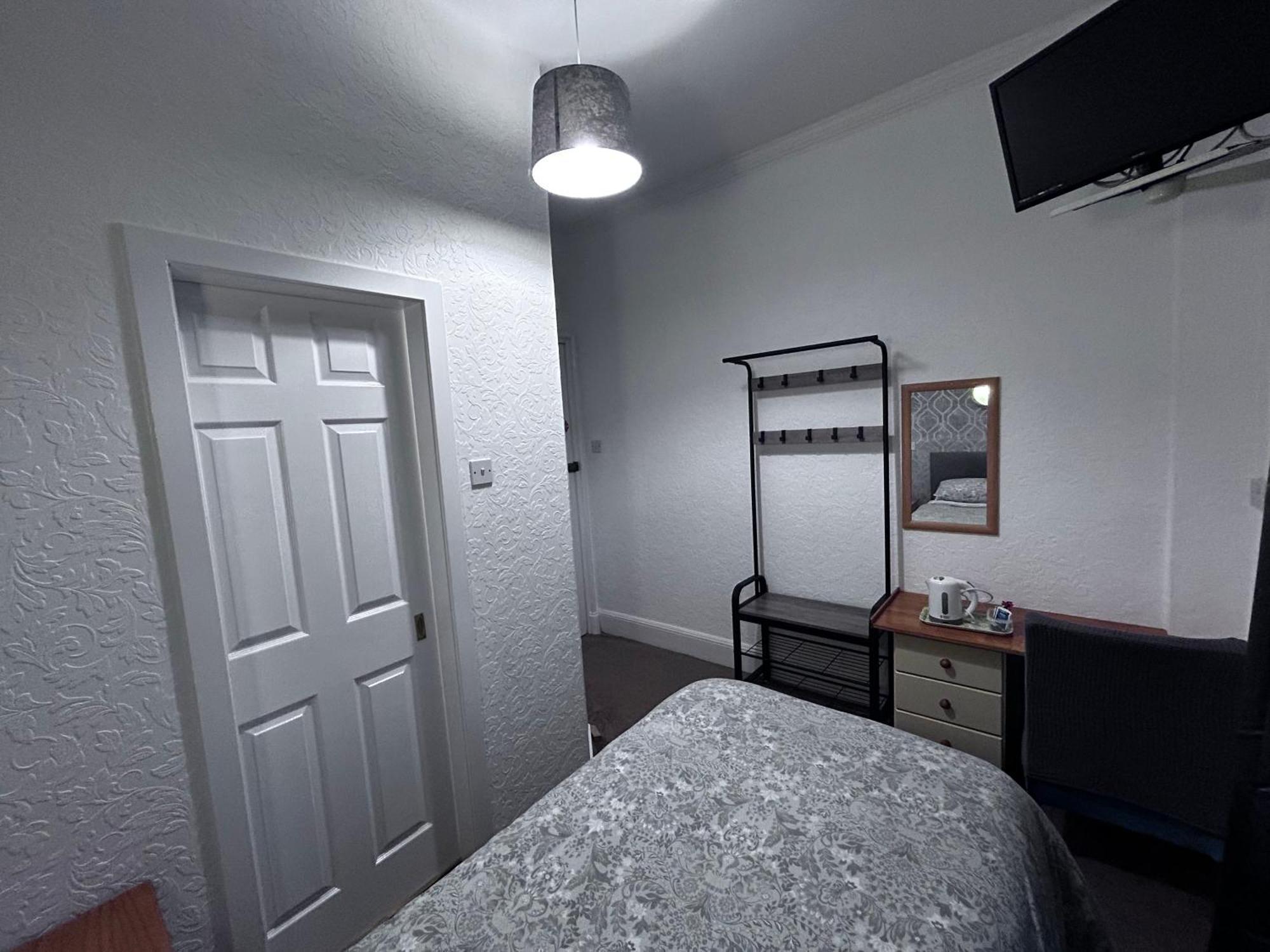 Dunmoore Guesthouse Оубън Екстериор снимка