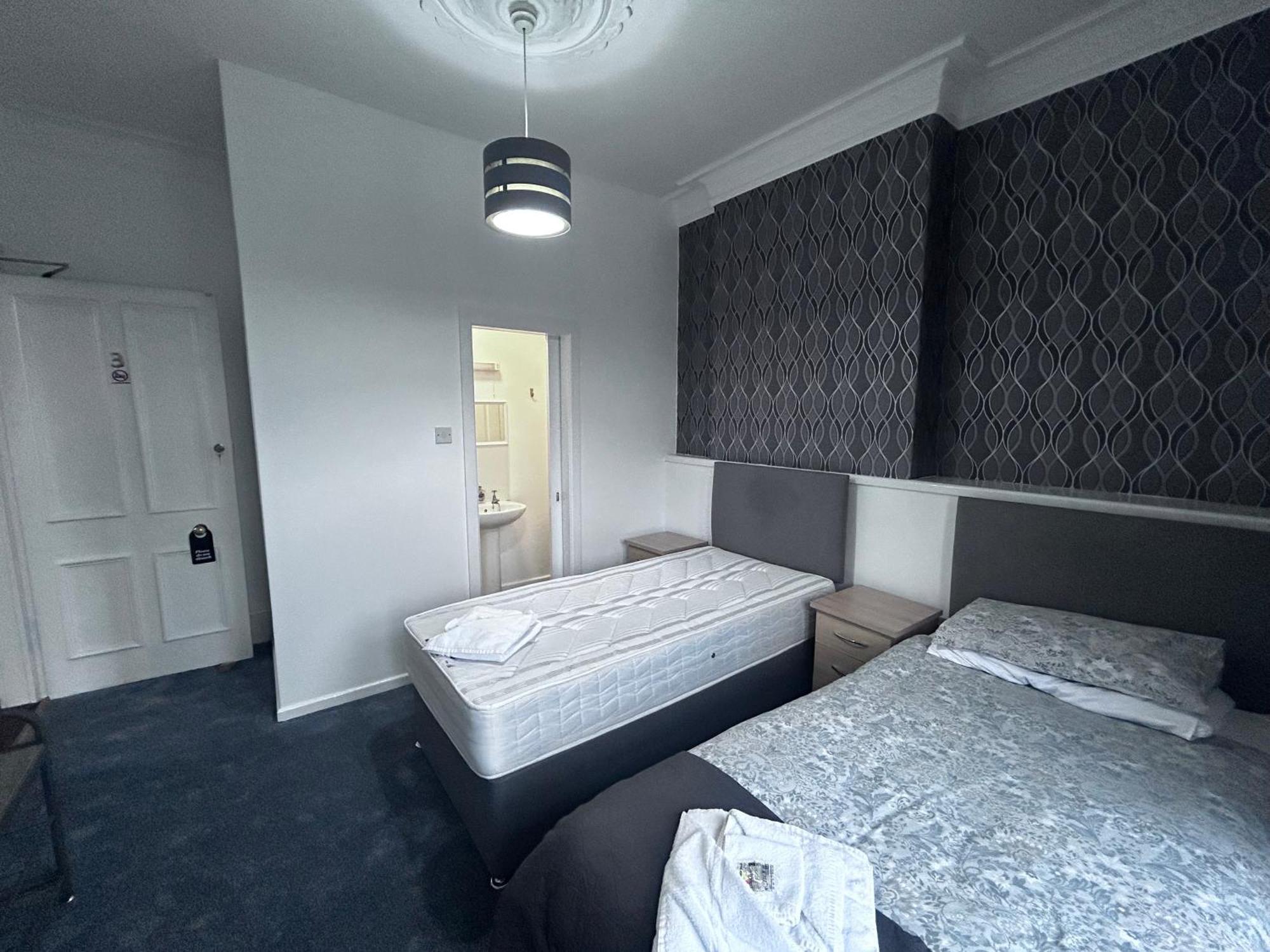 Dunmoore Guesthouse Оубън Екстериор снимка